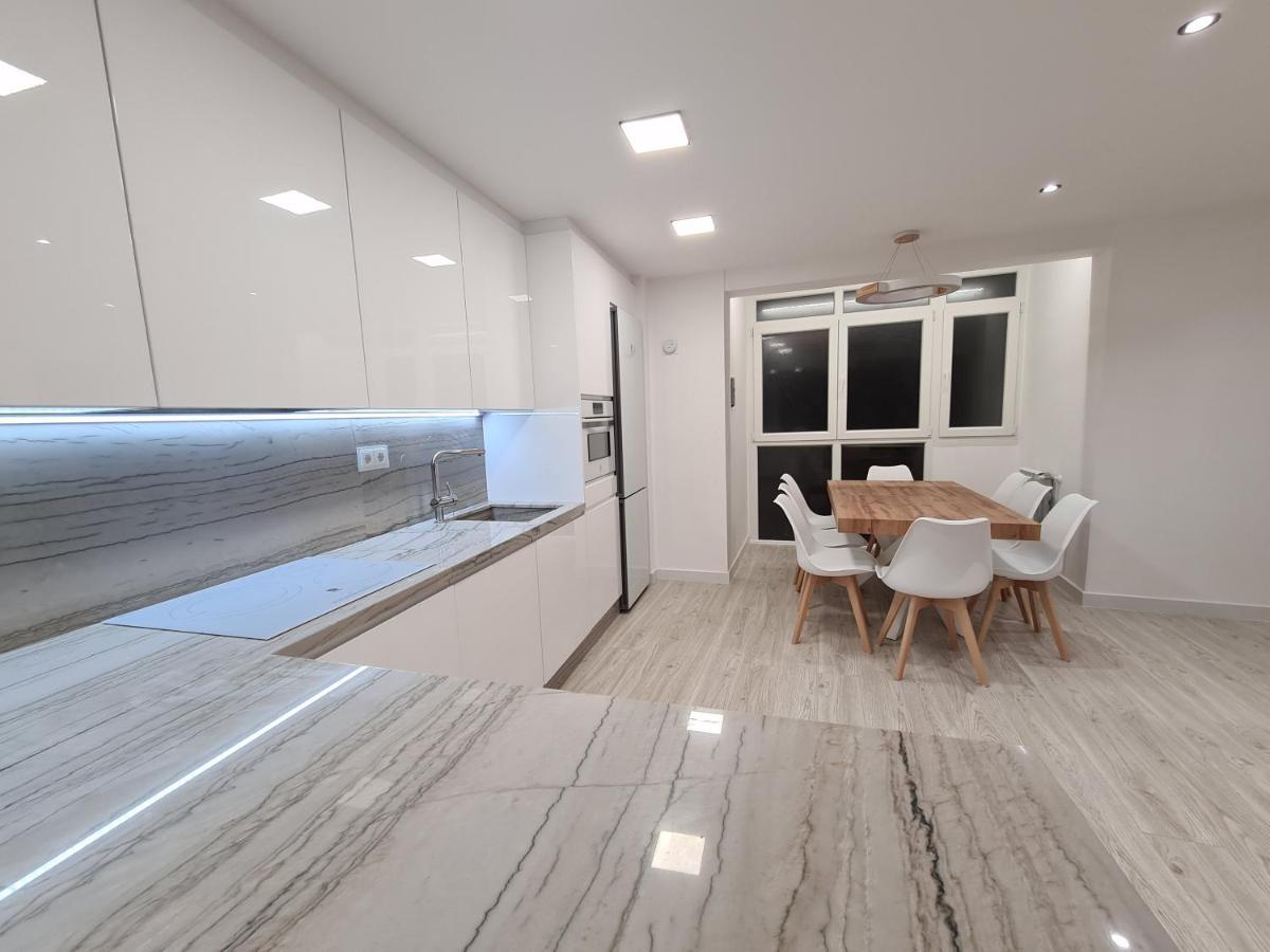 104A Apartamento Para 8 Personas Gijón Esterno foto